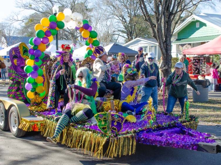 New Bern Mardi Gras King and Queen Float – photo by Craig Powell